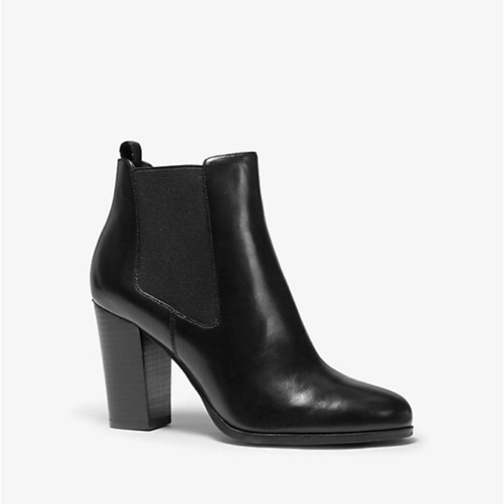 Michael Kors Lottie Bootie size 8.5